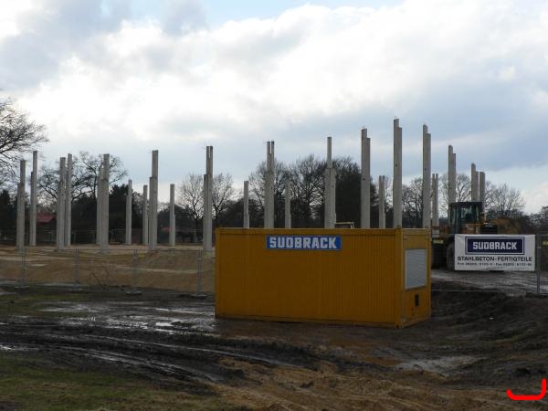 20060401_erste_saeulen_stehen-1