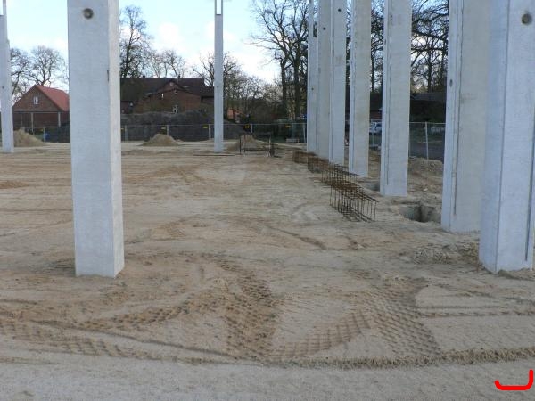 20060414_arbeiten_an_den_fundamenten